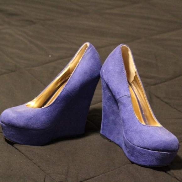 Blue Wedges - Picture 1 of 3